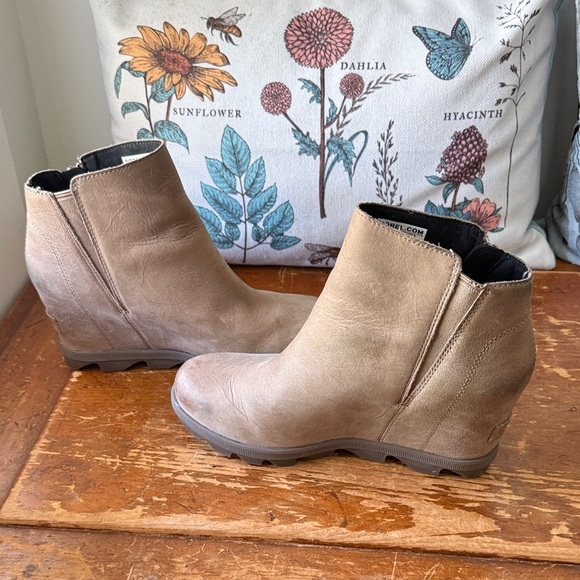 Sorel Women's Joan of Arctic Wedge II Zip Bootie - Picture 7 of 8